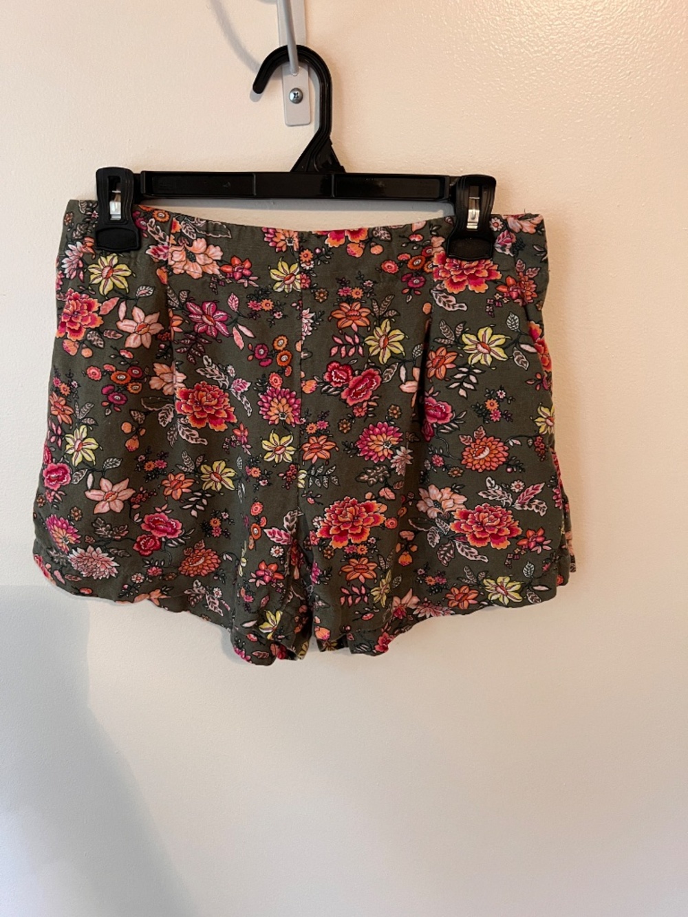 LOFT Olive Green Floral Print Linen Blend Shorts | Size S